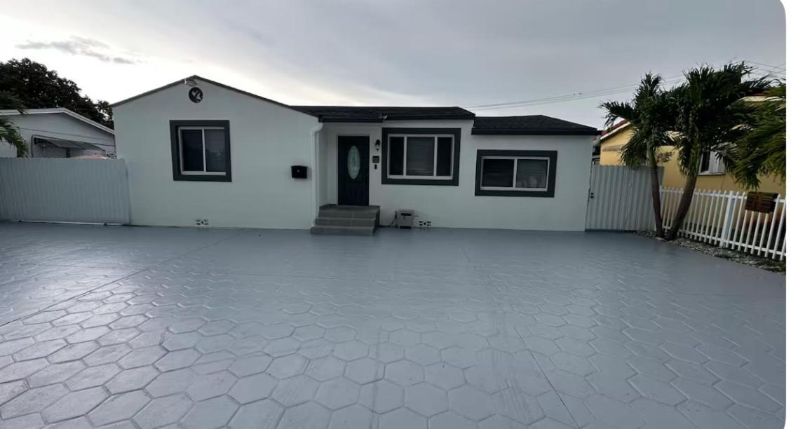 Casa Linda Miami